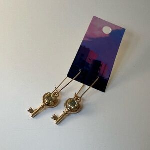 🪡Handmade Indigenous Beaded Earrings 🔑